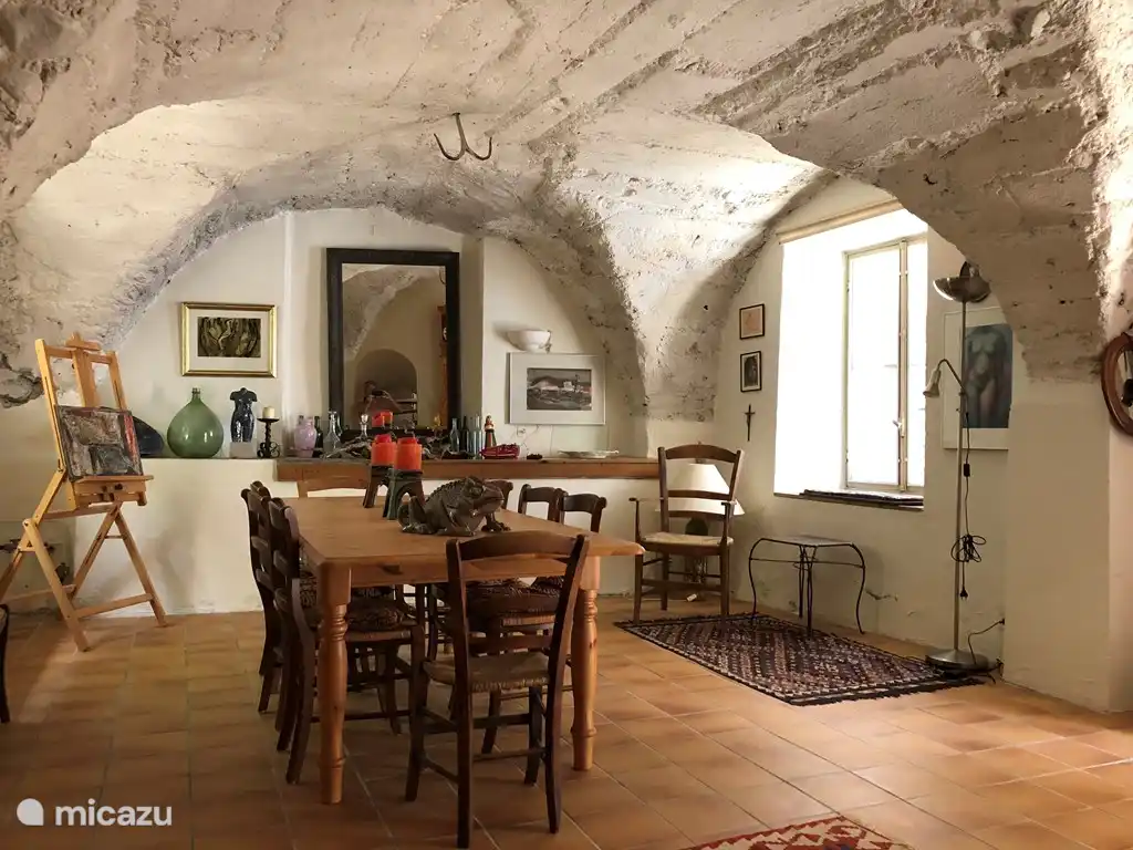 Le Chabrol | France, Ardèche, Alba-la-Romaine - Maison de ville