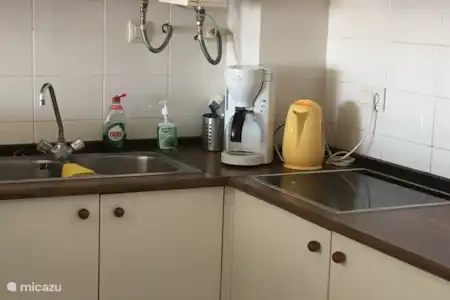 Vakantiehuis Spanje, Costa Brava, Empuriabrava appartement Gran Lago deel van de keuken