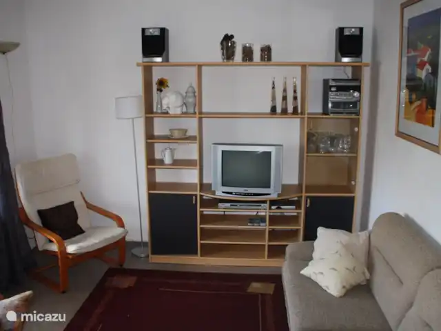 Location de Vacances Allemagne, Moselle, Liesenich, appartement - Appartement 2 Haus Buchholz Salon avec canapé-lit accès au balcon avant