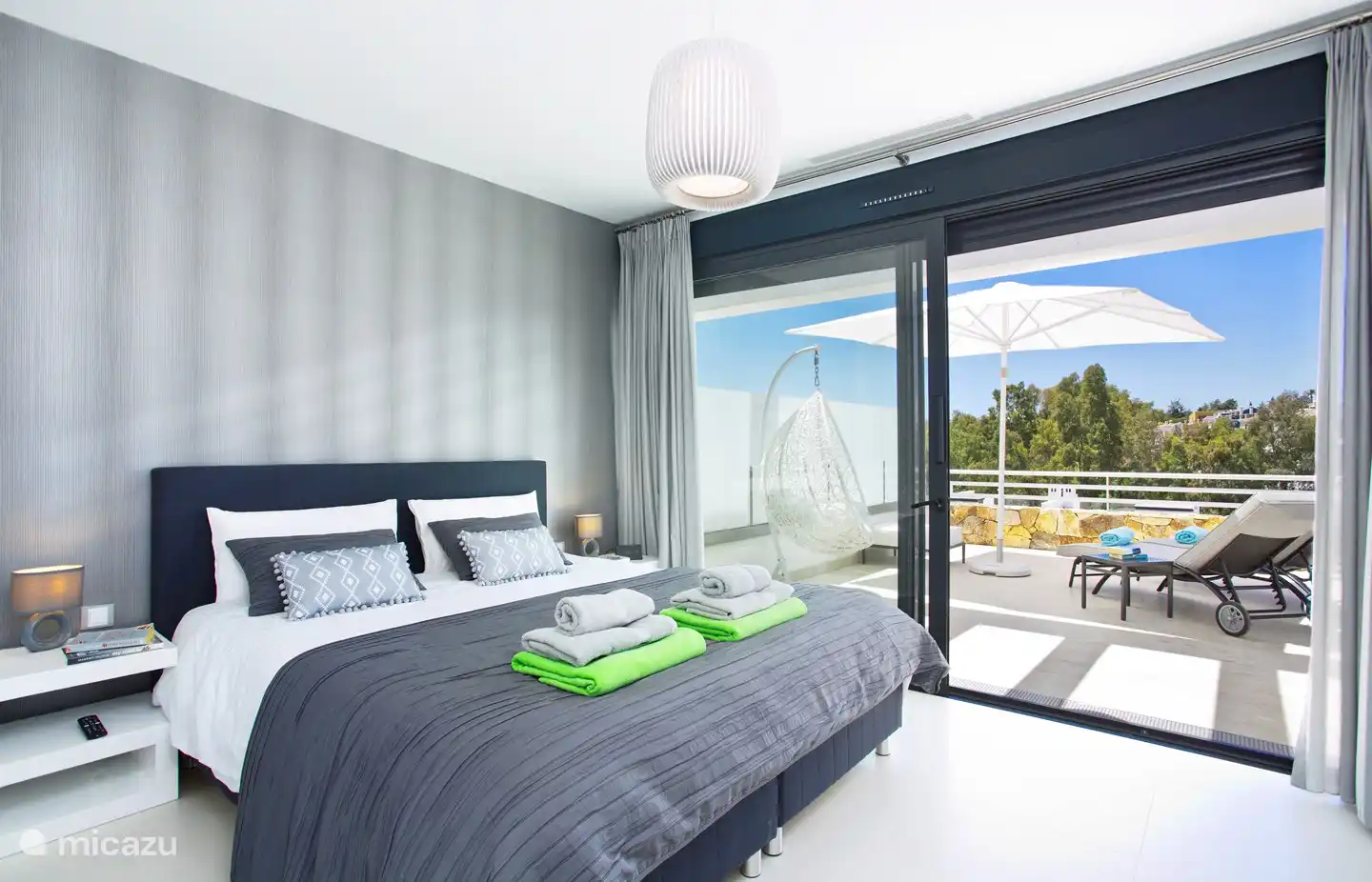 Chambre parentale avec terrasse attenante