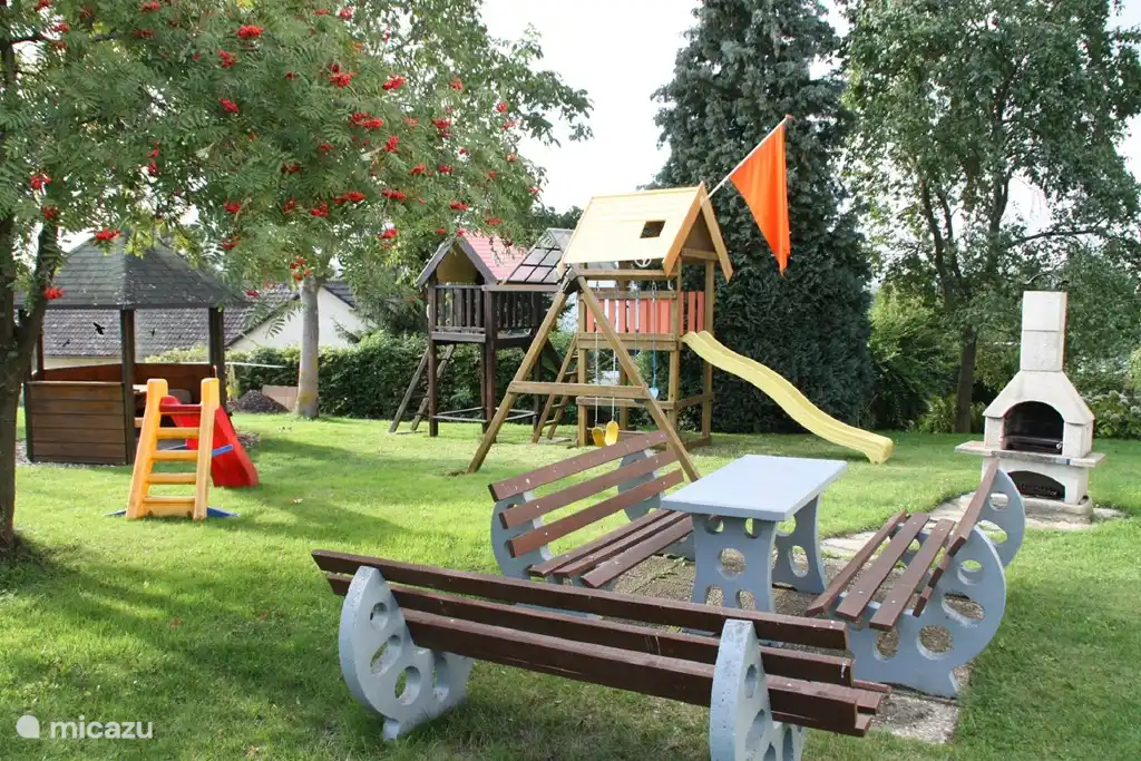 Equipo de juegos para los niños.