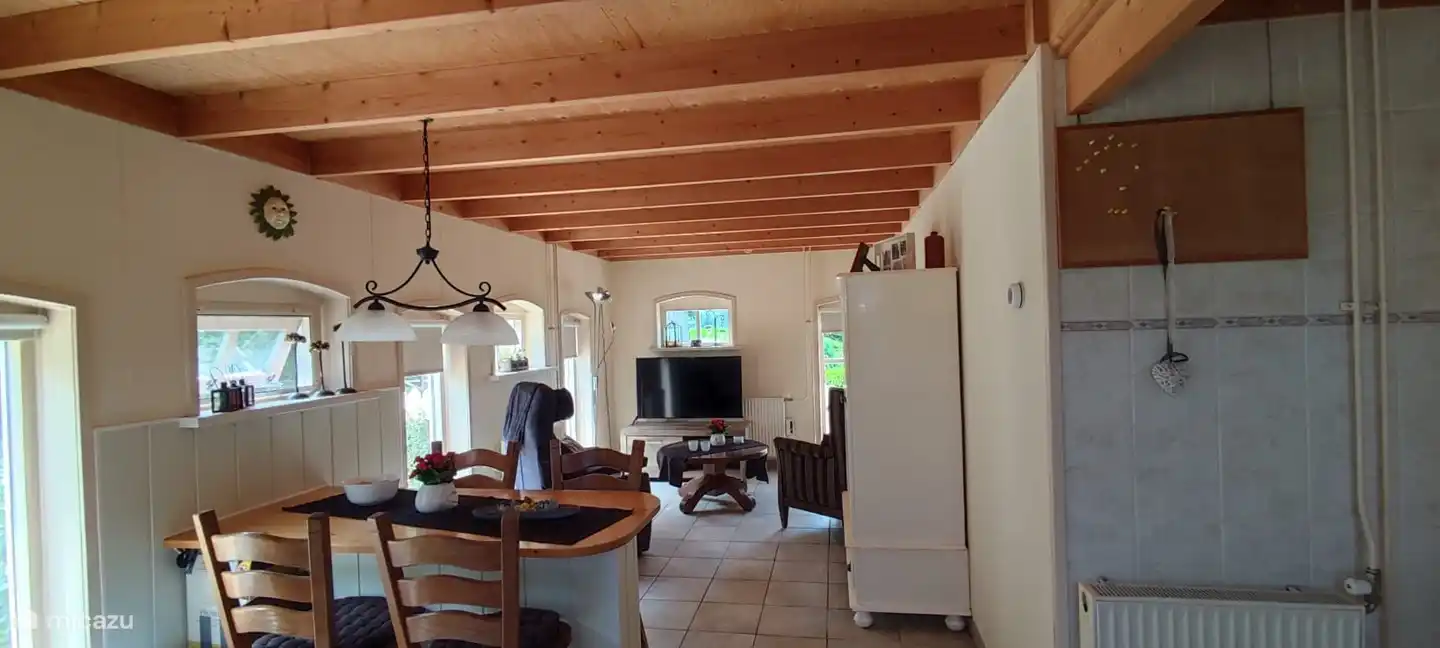 Esszimmer und Wohnzimmer