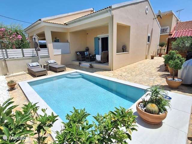 Holiday home in Greece, Corfu – holiday house Daffodil mini villa - private pool