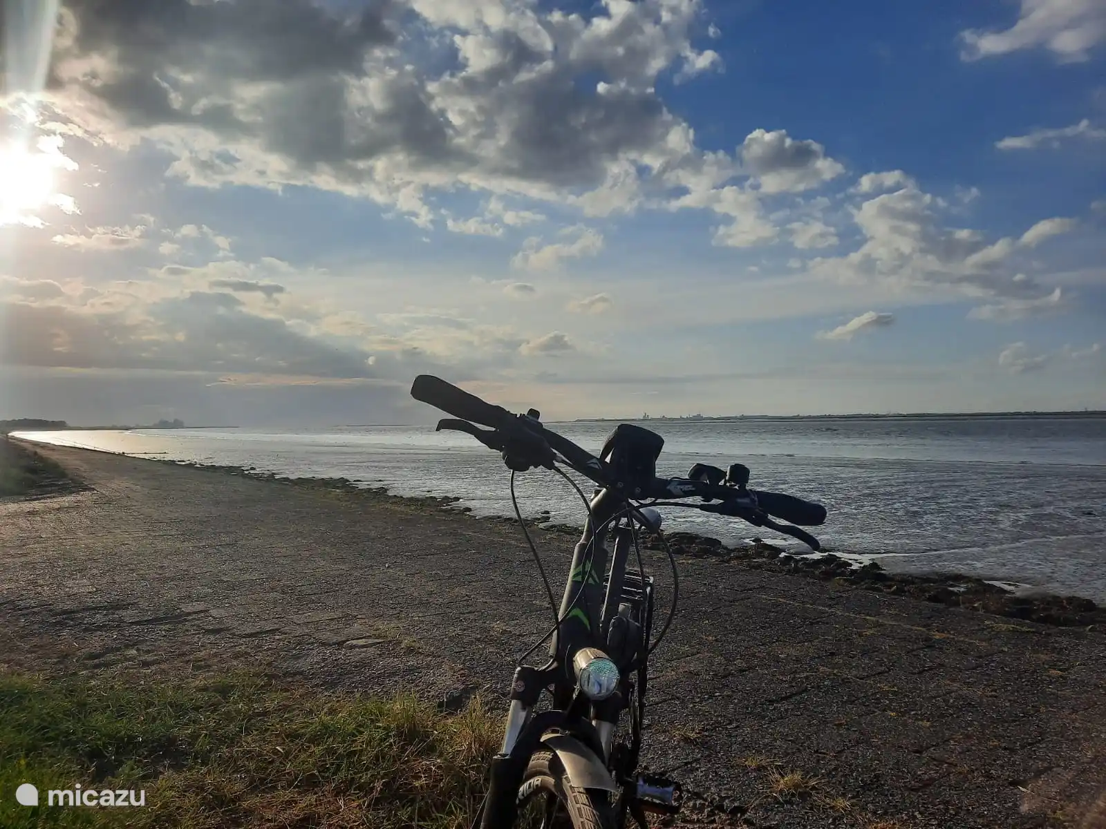 En bicicleta por la playa y el Escalda Occidental