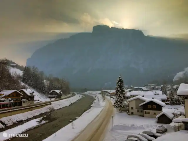 Mellau Apartamento 322 en Austria, Vorarlberg, Mellau  - apartamento El sol sale detrás de la montaña Kanisfluh