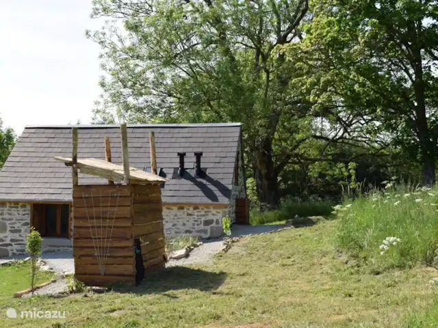 Maison QQ | France, Puy-de-Dôme, Gouttières - maison de vacances Cuisine extérieure avec chalet