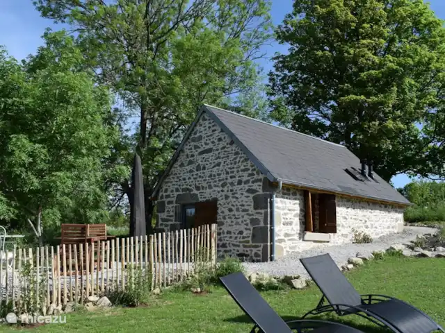 Maison QQ | France, Puy-de-Dôme, Gouttières - maison de vacances Vue de face