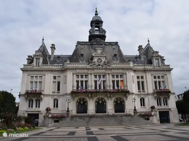 Maison QQ | France, Puy-de-Dôme, Gouttières - maison de vacances Vichy