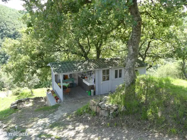Studio Casetta dell'Angelo | Italie, Toscane, Castiglion Fiorentino - studio Après le parking, le studio avec la cuisine extérieure se trouve un peu plus bas, là où il y a de l'intimité pour nos hôtes.