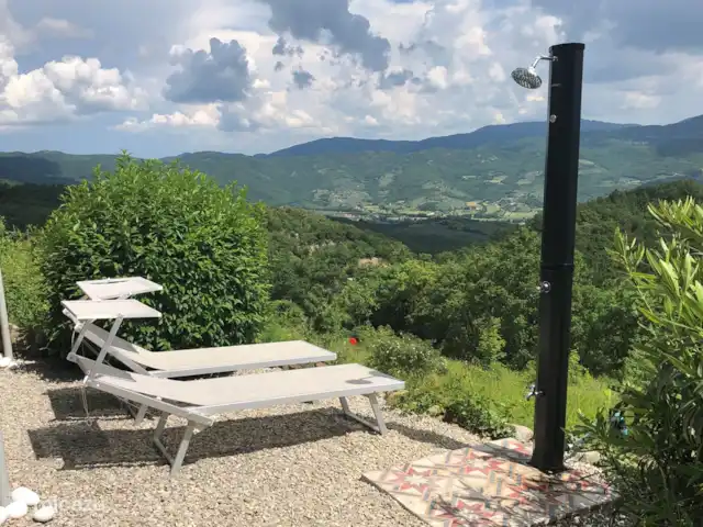 Studio Casetta dell'Angelo | Italie, Toscane, Castiglion Fiorentino - studio Douche extérieure au studio