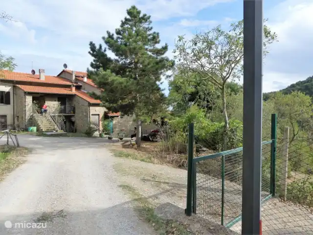 Studio Casetta dell'Angelo | Italie, Toscane, Castiglion Fiorentino - studio Arrivée dans notre communauté de Gambaroncia; notre maison est située en bordure et le studio est à 25 mètres en contrebas.