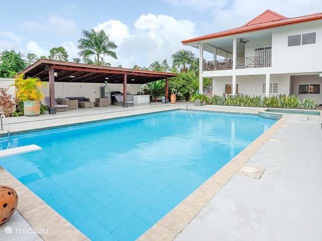 Vakantiehuis Suriname, Commewijne, Mariënburg - villa Tropenvilla met zwembad en jacuzzi