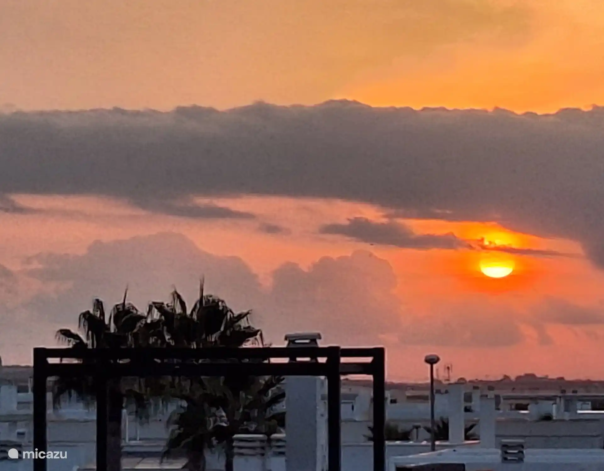 Coucher de soleil vu depuis le toit-terrasse 