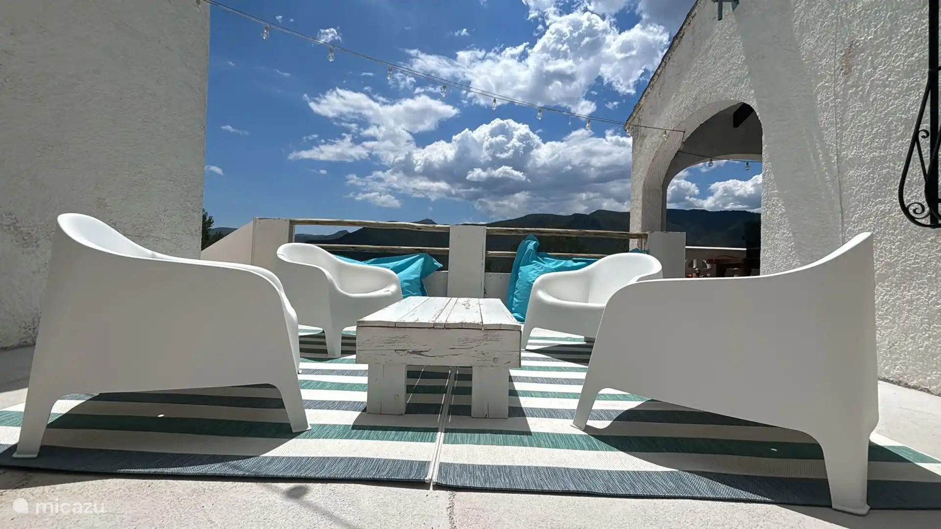 Terrasse zwischen den Häusern