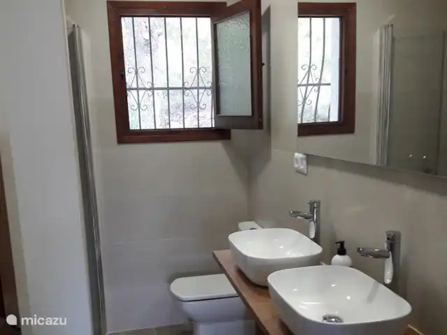 Mas Que una Casa en España, Costa Blanca, Adsubia - casa vacacional Casa de baños 2