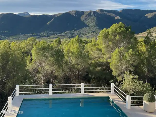 Mas Que una Casa en España, Costa Blanca, Adsubia - casa vacacional Vista de la piscina al reflujo de la montaña