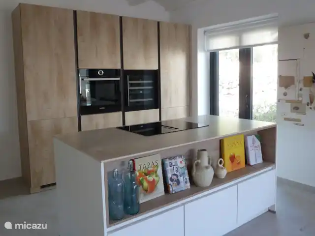 Mas Que una Casa en España, Costa Blanca, Adsubia - casa vacacional Casa de cocina 2 con isla de cocción