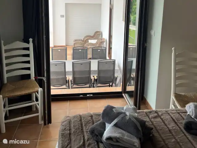 Villa Herrera en España, Costa Blanca, Moraira - villa Dormitorio principal con acceso directo a la terraza de la planta baja y a la piscina