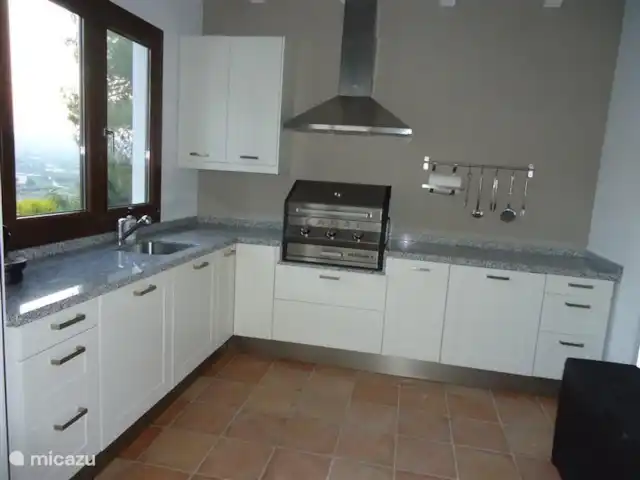 Villa Herrera en España, Costa Blanca, Moraira - villa ¡La cocina exterior totalmente equipada con lavavajillas, nevera y barbacoa!