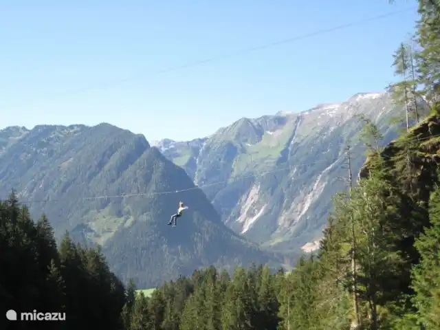 Résidence Neukirchen | Autriche, Salzburgerland, Neukirchen am Grossvenediger - appartement Flying Fox, sautez d'une montagne à l'autre en tyrolienne (2 sauts) ! Vous pourrez alors réserver le parc Fox, où vous pourrez faire de la tyrolienne d'arbre en arbre ! Une expérience formidable!