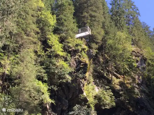 Résidence Neukirchen | Autriche, Salzburgerland, Neukirchen am Grossvenediger - appartement Plateau d'observation dans l'Untersulzbachtal, belle cascade, que vous pouvez escalader / contourner. Après la cascade, il est possible de marcher encore plus loin dans la belle vallée.