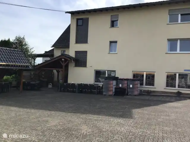 Ferienhaus Salm huren in Duitsland, Eifel, Salm - vakantiehuis Achterkant Ferienhaus Salm.
Met op dit ogenblik nog wat bouwactiviteiten