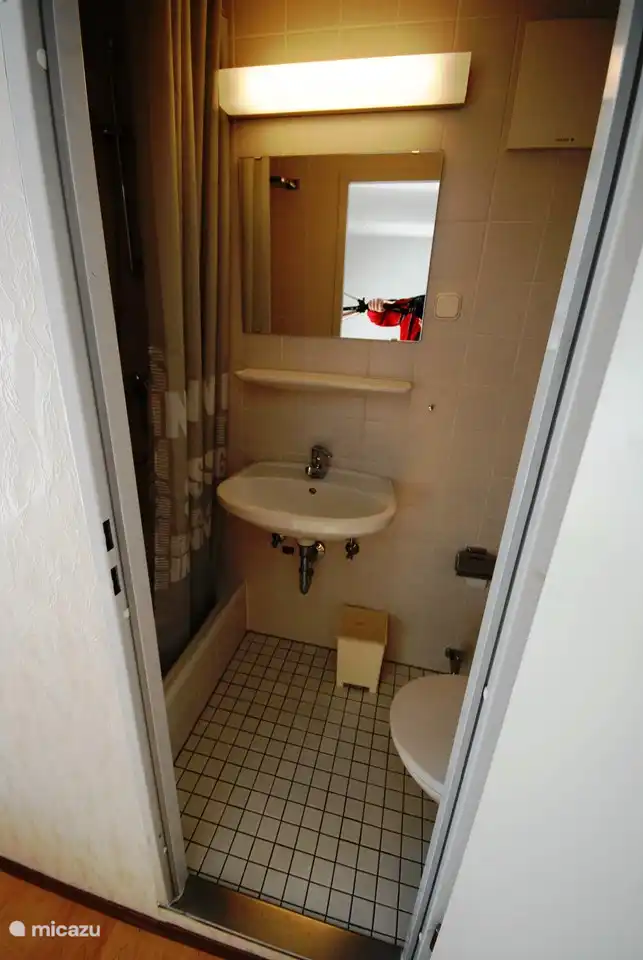 Badezimmer von Schlafzimmer 2