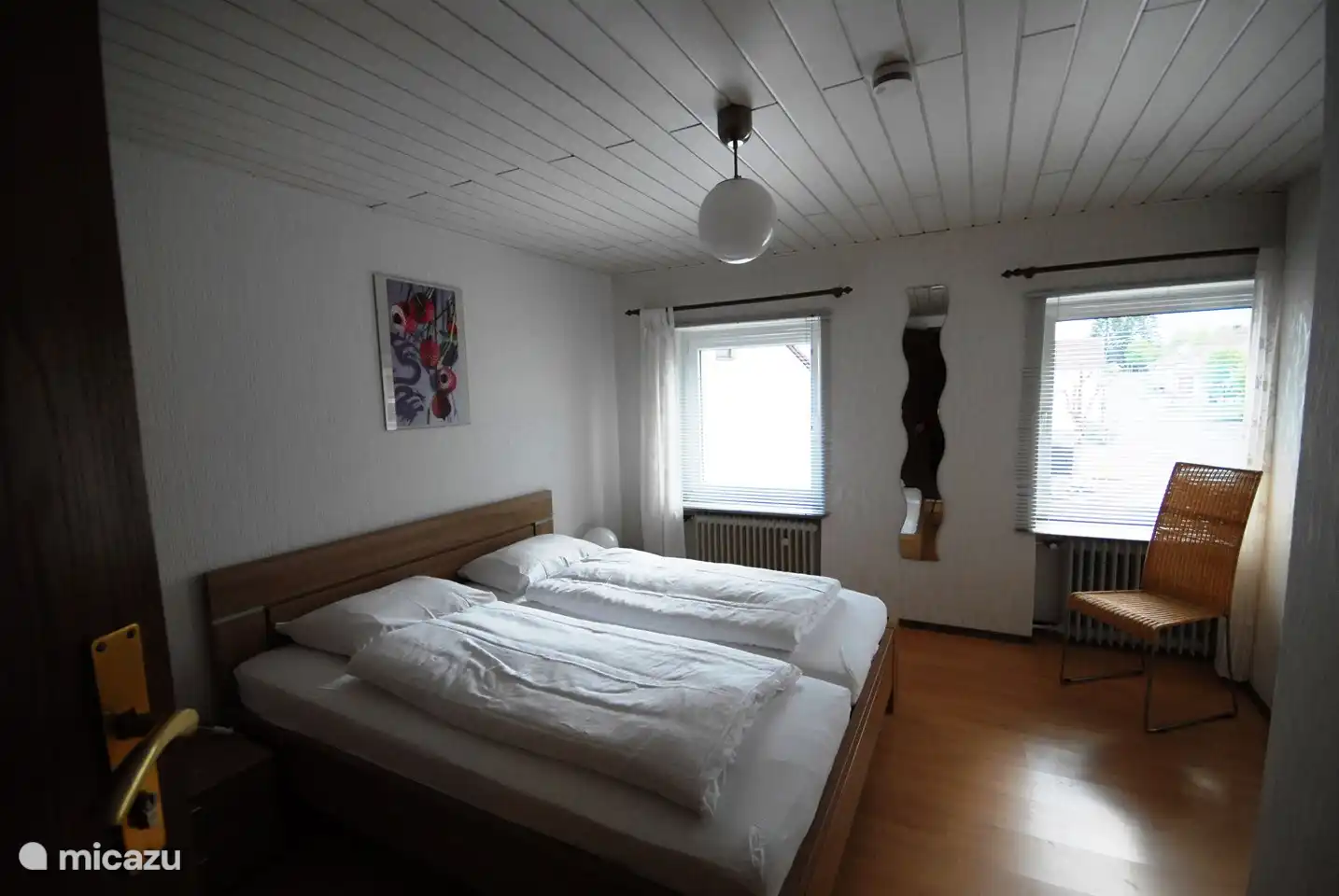 Zimmer 3 mit Doppelbett.
Verfügt über ein eigenes Bad.