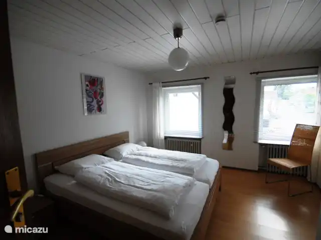 Ferienhaus Salm huren in Duitsland, Eifel, Salm - vakantiehuis Kamer 3 met 2 persoonsbed.
Heeft eigen badkamer.