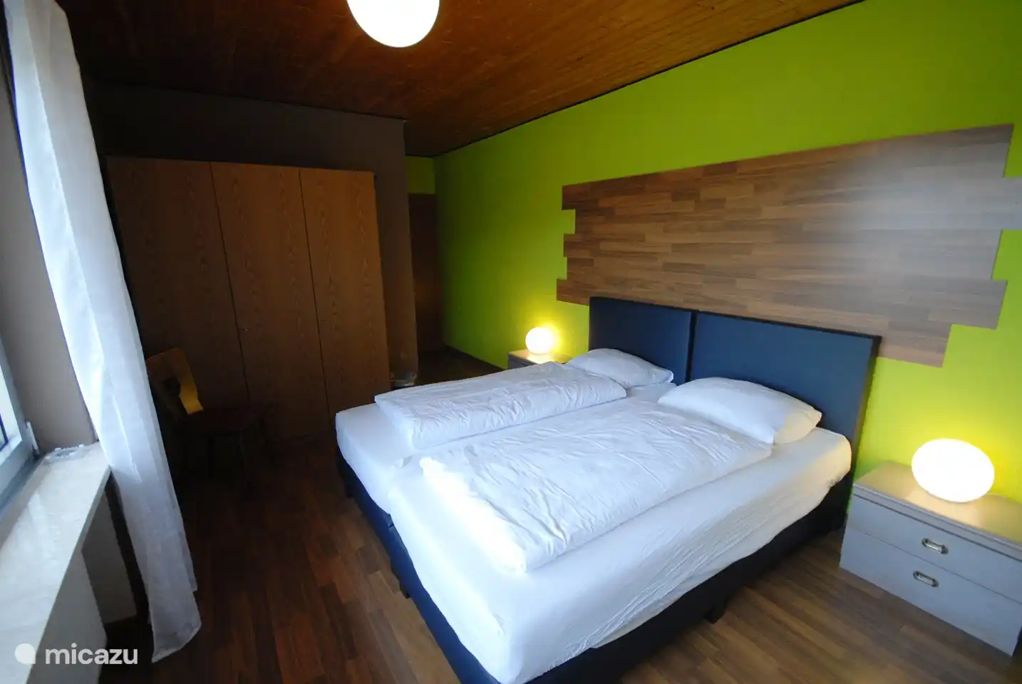 Zimmer 15 mit 2 Boxspringbetten.
Verfügt über ein eigenes Bad 