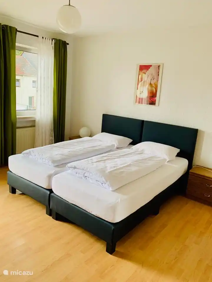 Zimmer 5 im ersten Stock.
Verfügt über ein eigenes Bad.