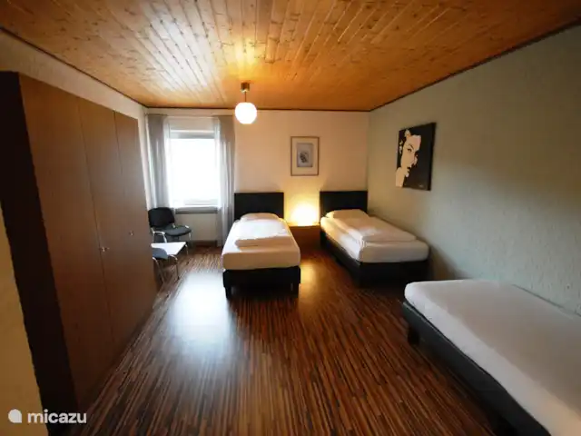 Ferienhaus Salm huren in Duitsland, Eifel, Salm - vakantiehuis Kamer 12 met 3 boxsprings.
Heeft eigen badkamer