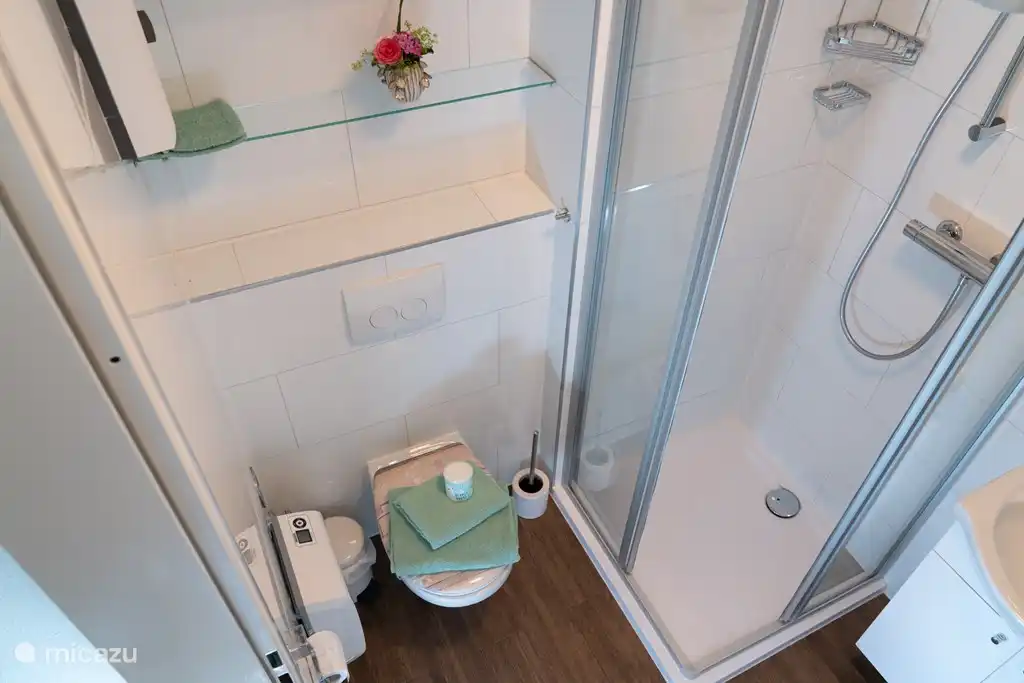 Instalaciones sanitarias nuevas y frescas.