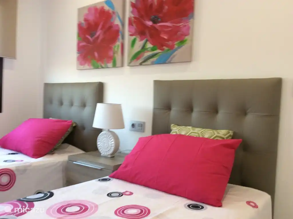 Bedroom 3 with 2 x 1 bed