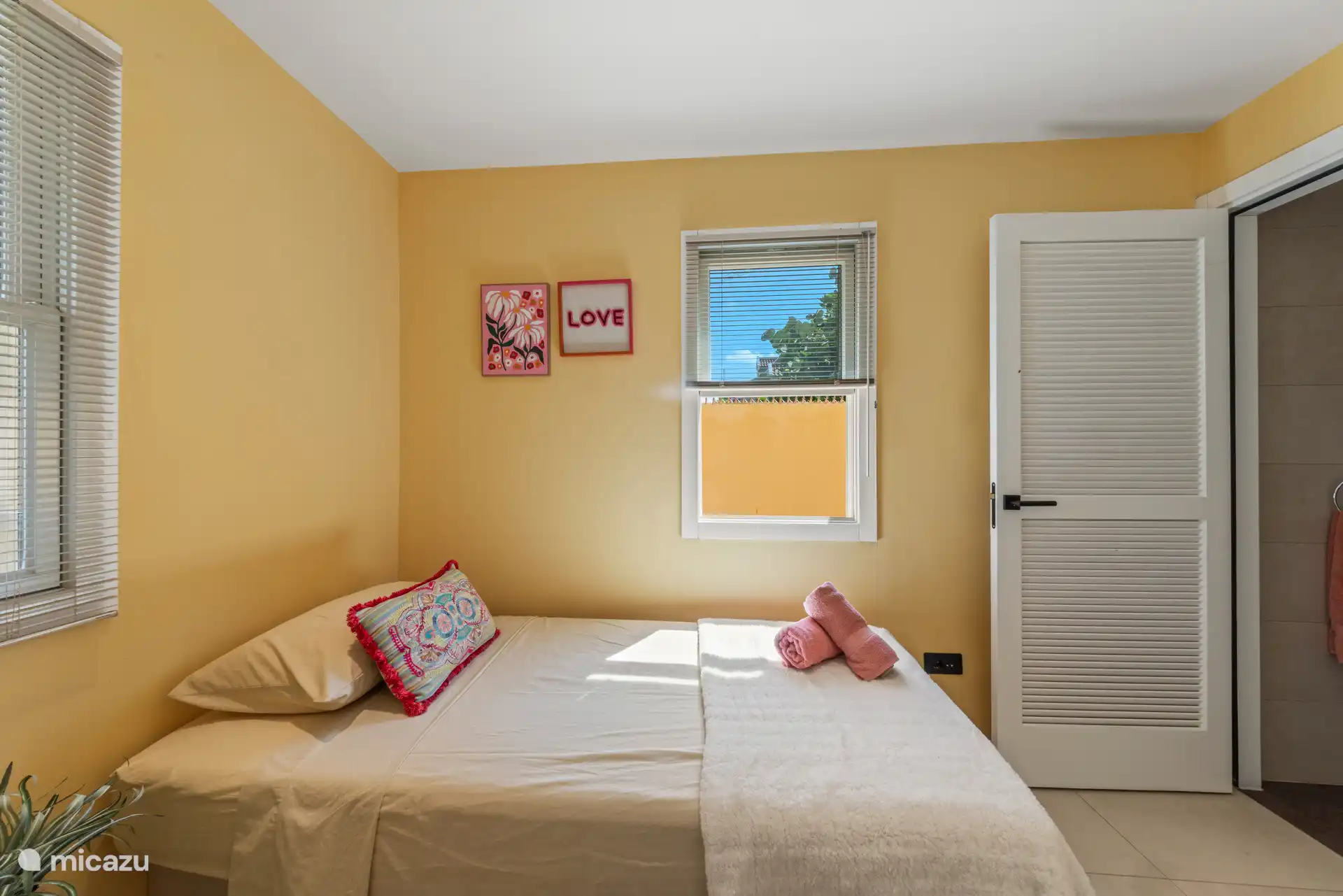 Zusätzliches Schlafzimmer für 1 Person mit eigenem Bad.