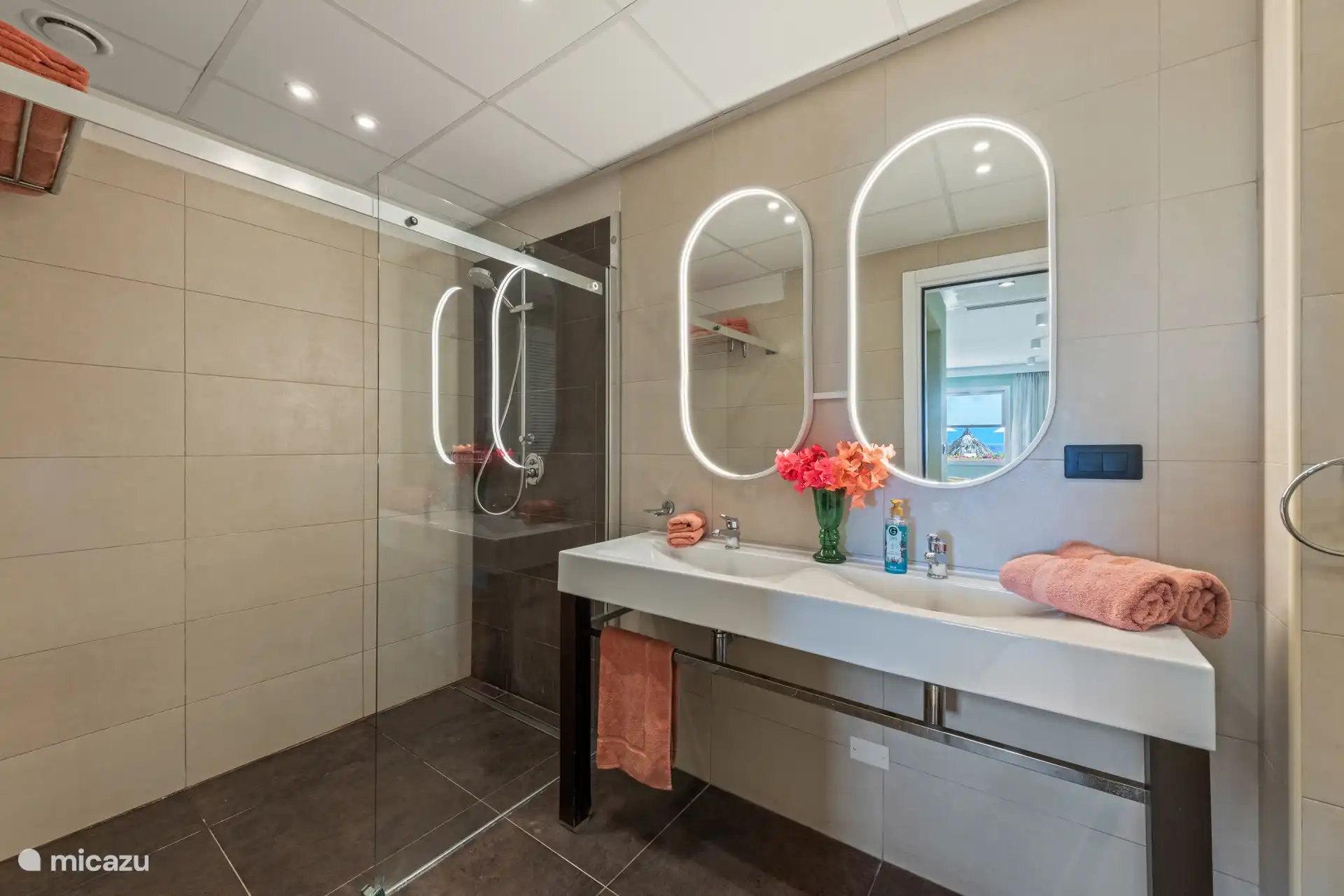 En-suite Badezimmer im Hauptschlafzimmer.