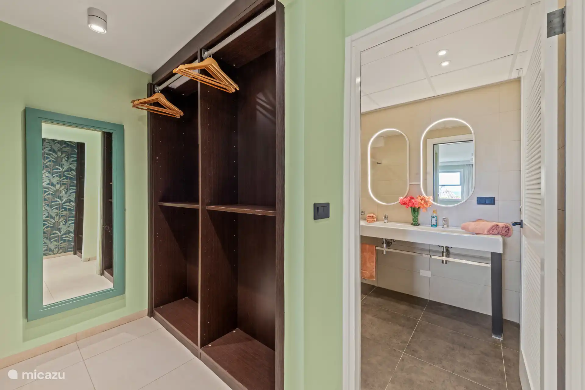 Alle Schlafzimmer verfügen über ein eigenes Bad.