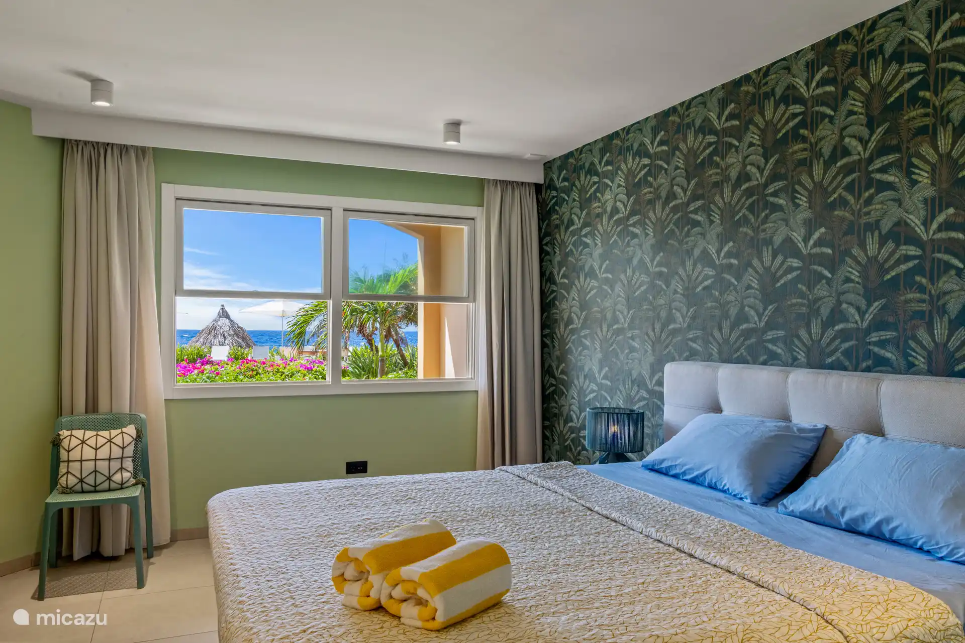 Hauptschlafzimmer, wachen Sie mit Meerblick auf.