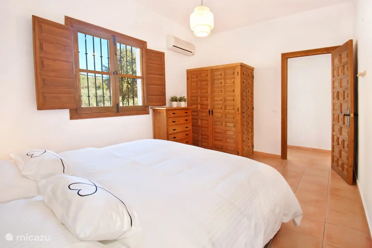 Chambre principale de charme.