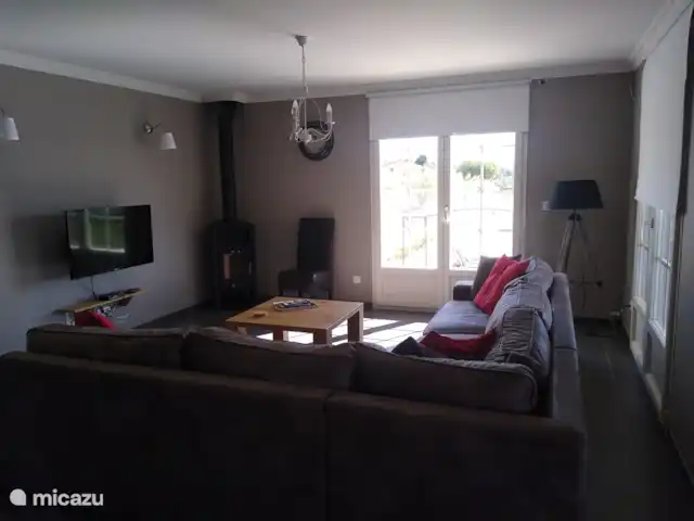 Le Mas de Vignal en Francia, Ardecha, Chambonas - villa TV y sala de estar