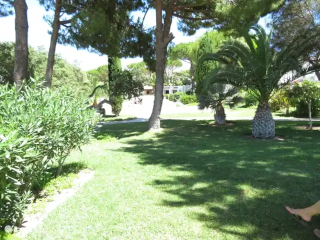Location de Vacances Portugal, Algarve, Olhos De Agua, maison mitoyenne - Balaia Golf Village 369, El Dorado La vue de la terrasse.