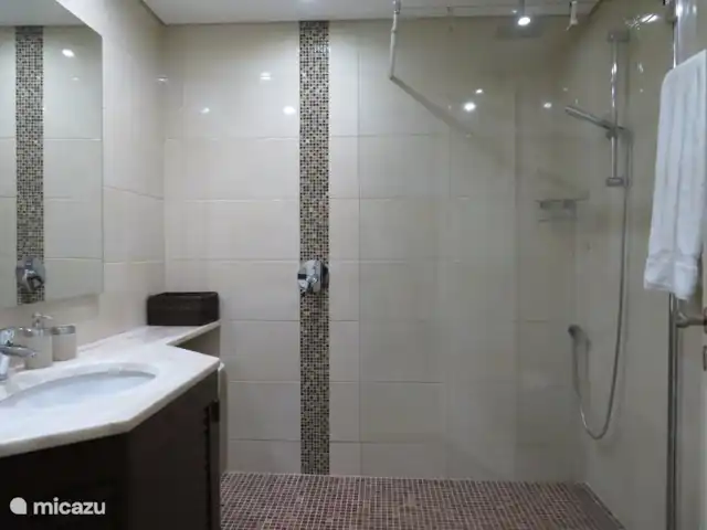 Location de Vacances Portugal, Algarve, Olhos De Agua, maison mitoyenne - Balaia Golf Village 369, El Dorado salle de bains