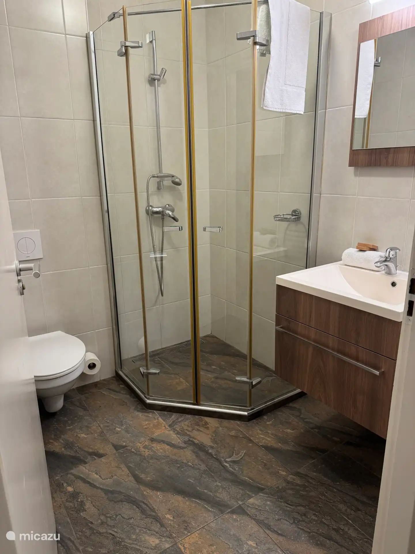 Baño, segundo dormitorio