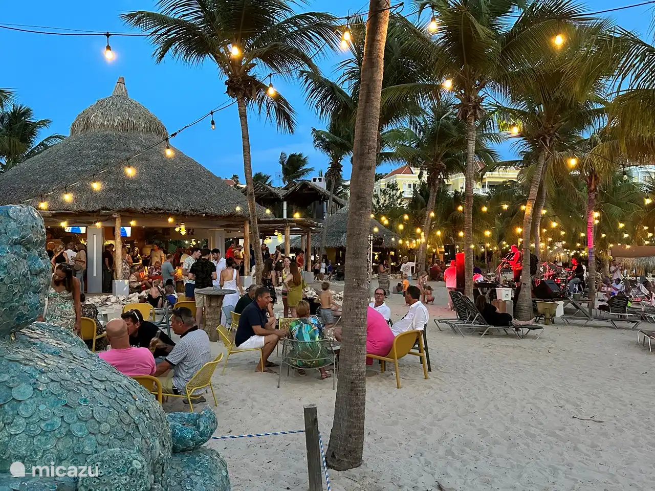 Happy hour at Blend beach bar, every day from 5:00 PM to 6:00 PM and Friday from 5:00 PM to 6:30 PM with live music