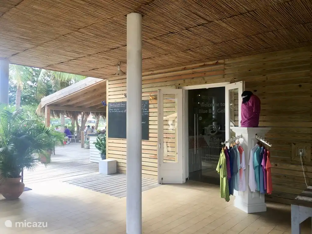 Golf shop, 20% discount on green fee