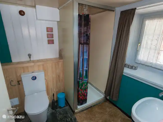 Glaernisch Blick | Suisse, Suisse orientale, Engi - maison de vacances Salle de bain en bas
