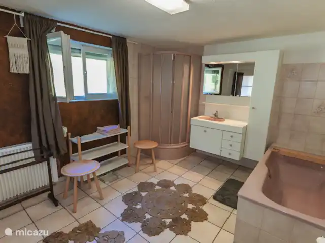 Glaernisch Blick | Suisse, Suisse orientale, Engi - maison de vacances Salle de bain 1er étage