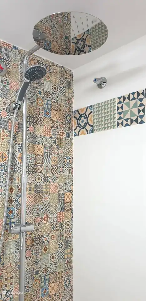 Duschen in spanischer Atmosphäre.