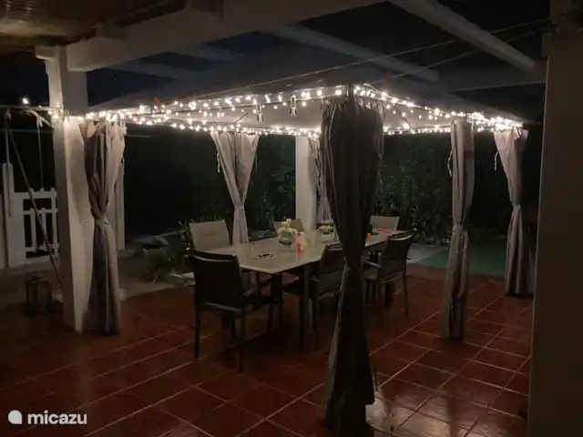 Villa Belo Romao en Portugal, Algarve, Moncarapacho - villa Agradable y romántico sentarse afuera por la noche.