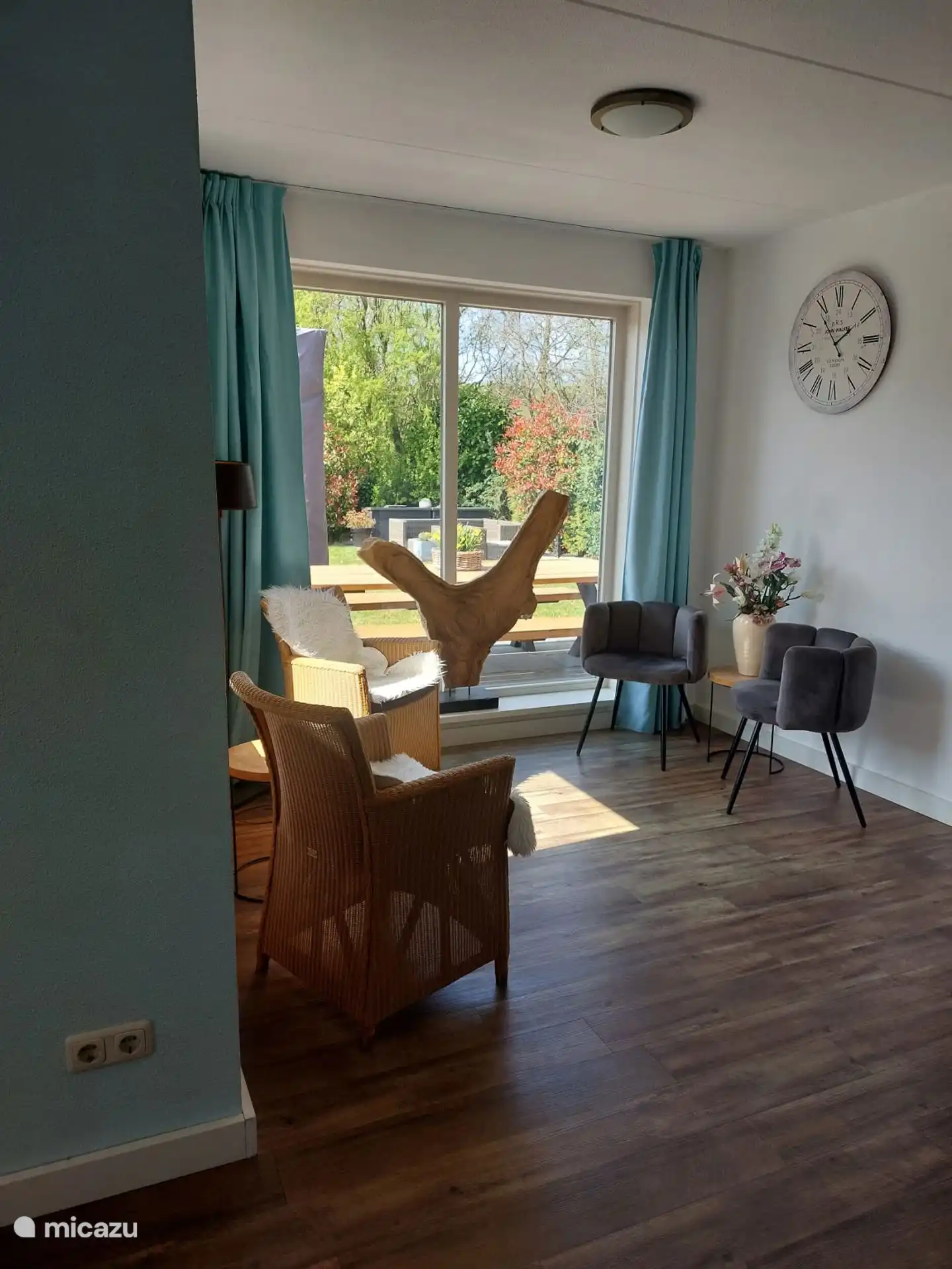 Gezellig zitje met uitzicht op de heerlijke tuin